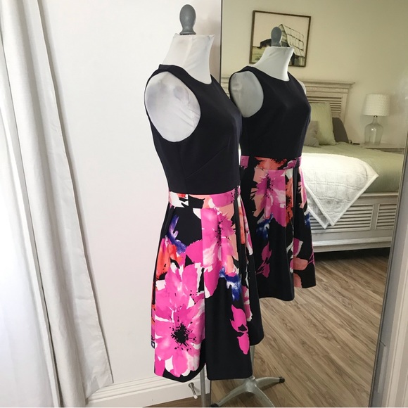 Vince Camuto blue & Pink floral print dress size 6 Stretch pleated A-Line EUC - Picture 2 of 7